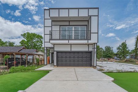 New construction Townhouse house 9212 Arvin St, Houston, TX 77028 null- photo 0