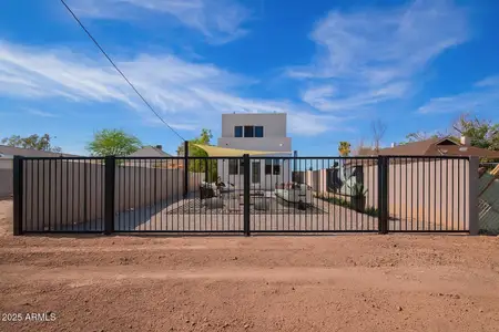 New construction Single-Family house 1913 W Adams St, Phoenix, AZ 85009 - image
