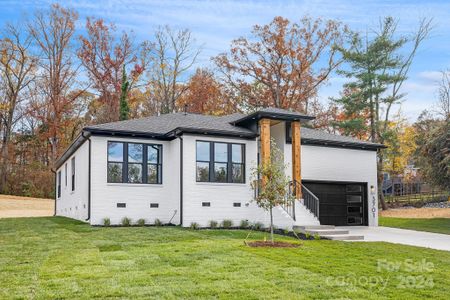 New construction Single-Family house 3701 Carmel Forest Drive, Charlotte, NC 28226 - photo 1 1