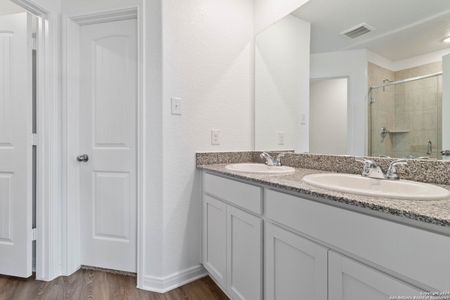 New construction Single-Family house 630 River Run Way, San Antonio, TX 78219 Telluride- photo 6 6