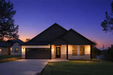 New construction Single-Family house 2418 Beverly Dr, Granbury, TX 76048 - image