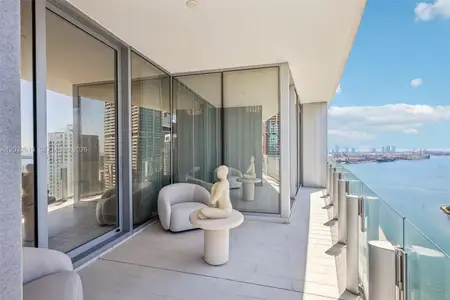 New construction Condo house 300 Biscayne Blvd, Unit 3305W, Miami, FL 33131 - image