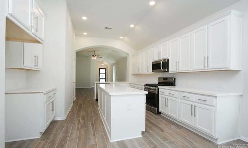 New construction Single-Family house 200 Alpine Lks, New Braunfels, TX 78130 Corby Plan- photo 22 22