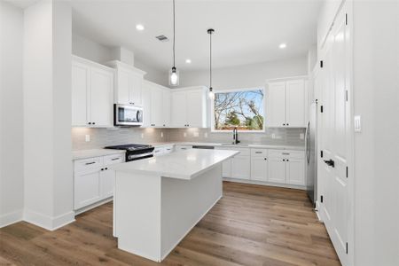 New construction Single-Family house 9405 Hammerly Blvd, Unit A, Houston, TX 77080 - image 7