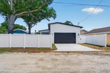 New construction Single-Family house 4410 4Th Ave S, St. Petersburg, FL 33711 - image
