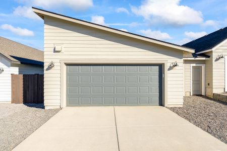 New construction Single-Family house 4020 Sw Obsidian Pl, Redmond, OR 97756 plan Florence - image
