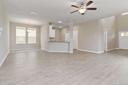 New construction Single-Family house 14922 Fischer Gdn, San Antonio, TX 78253 Rockport- photo 3 3