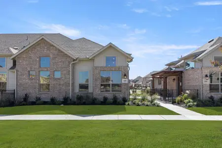New construction Townhouse house 644 Oakridge Dr, Wylie, TX 75098 - image