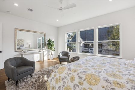 New construction Single-Family house 4951 Glenmeadow Dr, Houston, TX 77096 - image 19