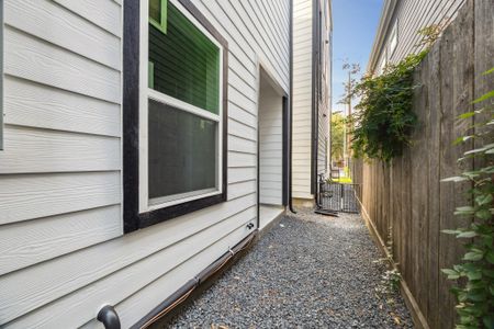 New construction Single-Family house 812 Thornton St, Unit D, Houston, TX 77018 - image 4