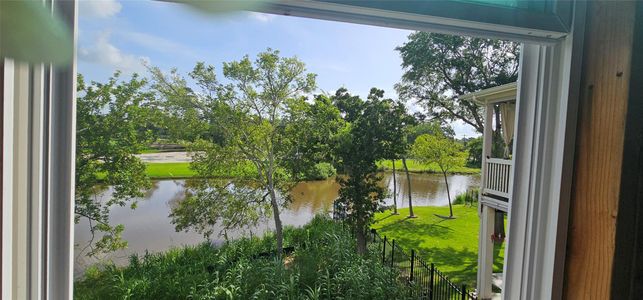 New construction Single-Family house 3905 Peacock Isle Dr, Dickinson, TX 77539 - image 7