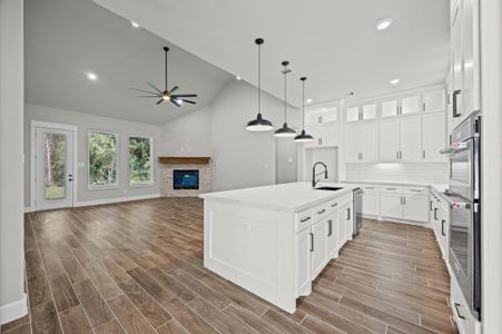 New construction Single-Family house 151 Wyndemere Dr, Montgomery, TX 77356 - image 6