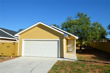 New construction Single-Family house 1515 Navajo Trl, Kingsland, TX 78639 - image