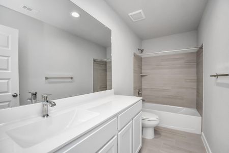 New construction Single-Family house 18542 Athena Flower Dr, Fresno, TX 77545 plan 146 - image 6