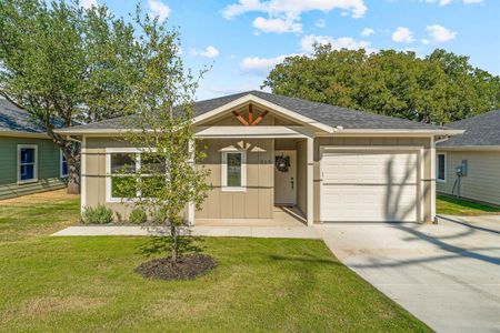 New construction Single-Family house 809 Branding Iron Trl, Granbury, TX 76049 - image