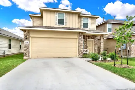 New construction Single-Family house 125 Legendary Trl, Floresville, TX 78114 - image