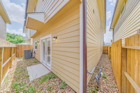 New construction Single-Family house 2142 De Soto St, Houston, TX 77091 - image