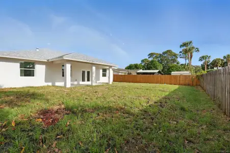 New construction Single-Family house 5104 Birch Dr, Fort Pierce, FL 34982 - image