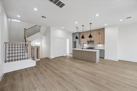 New construction Single-Family house 752 Curtin St, Houston, TX 77018 - image 8
