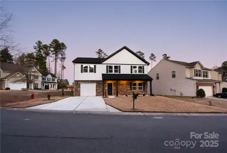 New construction Single-Family house 904 Harbor Islands Ct, Gastonia, NC 28056 null- photo 0 0