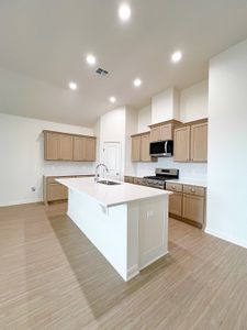 New construction Single-Family house 112 Raindance Ct, Victoria, TX 77904 plan Bartlett - image 8