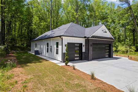 New construction Single-Family house 632 Hunters Cove Ln, Loganville, GA 30052 null- photo 2 2