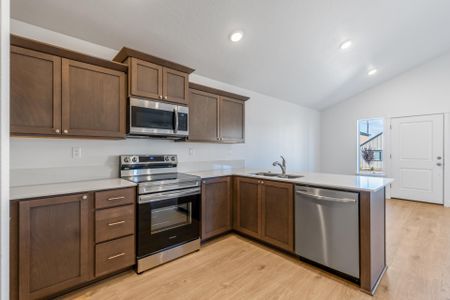 New construction Single-Family house 4008 Sw Obsidian Pl, Redmond, OR 97756 plan Astoria - image 5
