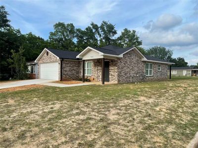 New construction Single-Family house 926 S Academy Ave, Tyler, TX 75701 - image