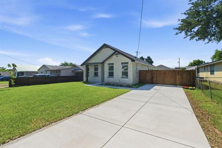 New construction Single-Family house 2406 Naoma St, Dallas, TX 75241 - image