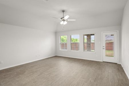 New construction Single-Family house 2817 Hay Ln, Midlothian, TX 76065 plan Salinas - image 16