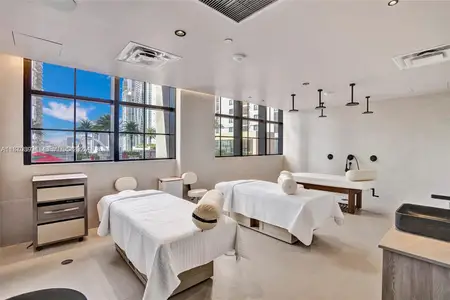 New construction Condo house 159 Ne 6Th St, Unit 3901, Miami, FL 33132 - image 3