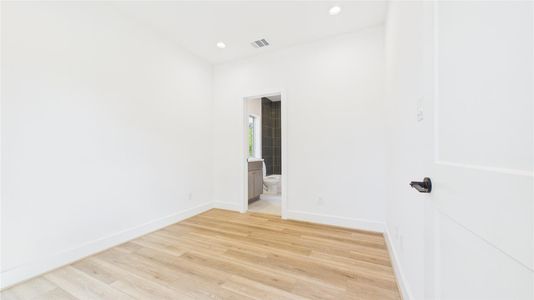 New construction Single-Family house 4205 Arlington St, Houston, TX 77018 - image 17