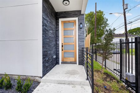 New construction Single-Family house 1107 Wilson St, Houston, TX 77019 - image 3