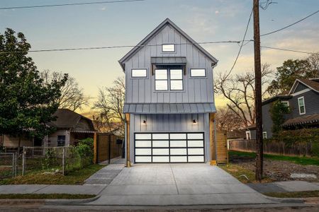 New construction Single-Family house 3314 Omega Street, Houston, TX 77022 - photo 0