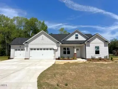 New construction Single-Family house 111 Lynn Ln, Selma, NC 27576 - image