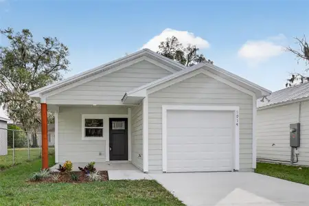 New construction Single-Family house 1014 E Hazzard Ave, Eustis, FL 32726 - image