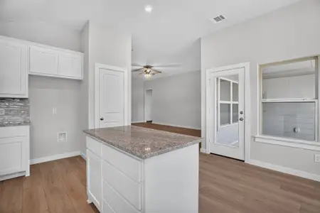 New construction Single-Family house 423 Rose Ave, Cleburne, TX 76033 plan Cambria I - image 11