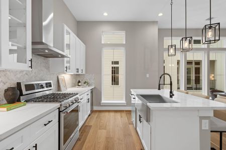New construction Single-Family house 1177 W 19Th St, Houston, TX 77008 - image 12