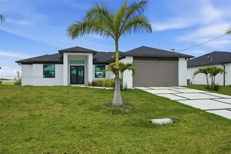 New construction Single-Family house 321 Ne 15Th Ter, Cape Coral, FL 33909 - image