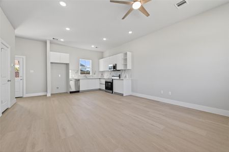New construction Single-Family house 6702 Metro Blvd, Unit 8, Houston, TX 77083 - image 19