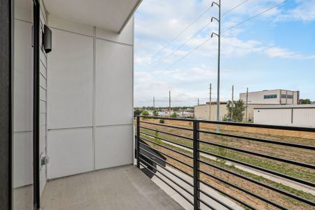 New construction Multi-Family house 2048 S Holly St, Unit 4, Denver, CO 80222 Henry- photo 16 16