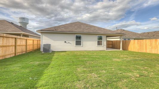 New construction Single-Family house 1014 Argonne Frst, Seguin, TX 78155 The Lakeway- photo 35 35