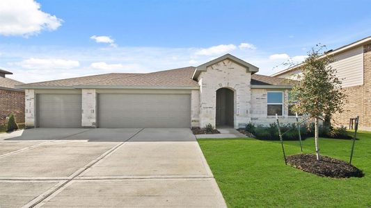 New construction Single-Family house 496 Comal Trail, Dayton, TX 77535 Plan E40L- photo 0