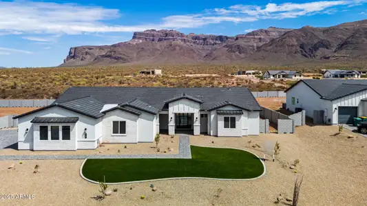 New construction Single-Family house 9362 E Cloudview Ave, Gold Canyon, AZ 85118 - image