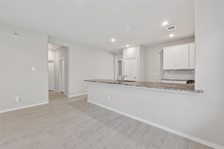 New construction Single-Family house 21923 Oia Island Dr, Hockley, TX 77447 - image 17