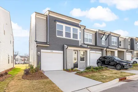 New construction Single-Family house 2300 Endeavor Run, Charlotte, NC 28269 plan Conrad - image