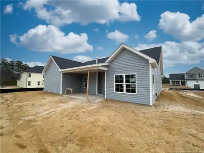 New construction Single-Family house 1727 Man O War Dr, Hope Mills, NC 28348 - image