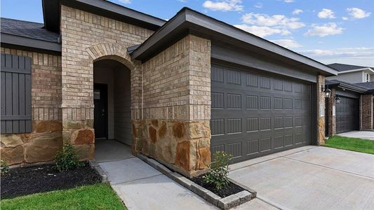 New construction Single-Family house 5019 Rosevine Way, Fresno, TX 77545 Baxtor - photo 2 2