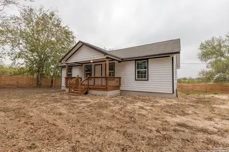 New construction Single-Family house 1123 Ainsworth, Gonzales, TX 78629 - image