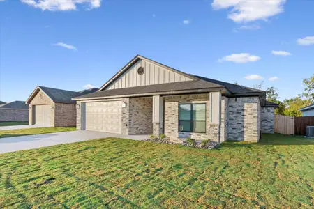New construction Single-Family house 2660 Belle Hubbard Trl, Belton, TX 76513 - image